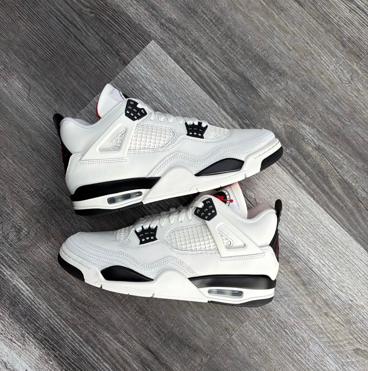 Air Jordan 4 Retro Flight Club