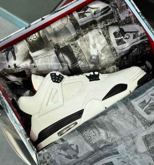 Air Jordan 4 Retro Flight Club